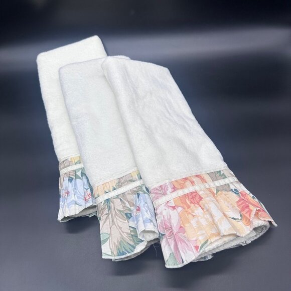Avanti Other - Vintage Hand Towels Set Of 3 Floral Ruffle Trim 1970s Avanti USA Flowers Cottage